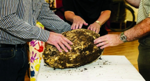 إيرلندا : اكتشاف كرة من ” الزبدة ” عمرها 2000 عام