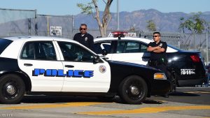 شرطة كاليفورنيا تبحث عن ” لصة البكيني “