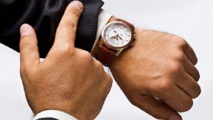 ما هو سر ارتداء الساعة في اليد اليسرى ؟