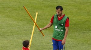 بيدرو يهدد بالانسحاب من المنتخب الإسباني