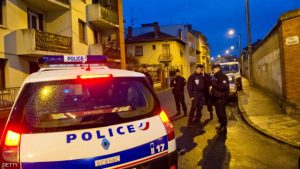 فرنسا : إخلاء فندق ” تحصن ” رجل بداخله بسبب عدم دفعه فاتورة