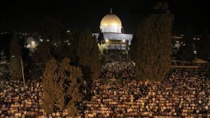 لأول مرة منذ سنوات .. أكثر من 400 ألف مصل يحيون ليلة القدر في مسجد قبة الصخرة
