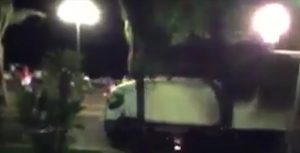 لحظة دهس الشاحنة للحشود في مدينة نيس بـ فرنسا ( فيديو )