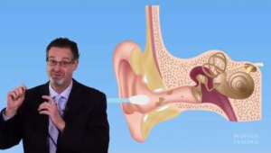 بالفيديو .. تعرف على أفضل طريقة لتنظيف الأذنين