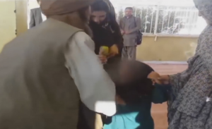 أفغاني يزوج ابنته ذات الـ 6 سنوات مقابل “ ماعز ” ! ( فيديو )
