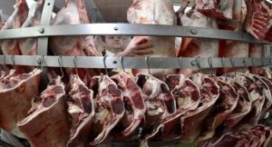 اتهام ثلاث متاجر بريطانية ببيع لحوم خيل على أنها لحم بقري