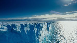 باحثون : القطب الشمالي يفقد كمية قياسية من الجليد
