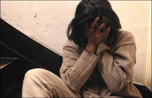 الإمارات : 3 متهمين يجبرون ” طفلتين ” على العمل في الدعارة