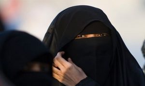 جريمة بشعة .. سعودية تذبح ابنة زوجها