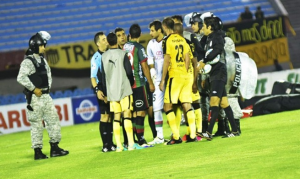 إلغاء مباراة في الأوروغواي بسبب إطلاق الجماهير أعيرة نارية