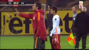 بالفيديو .. غلطة سراي التركي يشرك لاعباً عمره 14 عاماً