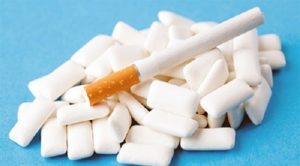 ” علكة النيكوتين ” تتحول لإدمان بديل عن السجائر