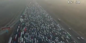 بالفيديو .. هل هذا أكبر ازدحام مروري في العالم ؟