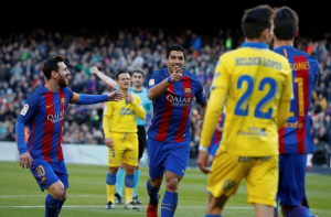 الدوري الإسباني : برشلونة يسحق لاس بالماس بخماسية و يقلص الفارق مع الريال