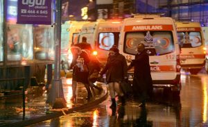 هاتف ” آي فون ” ينقذ رجل أمريكي من الموت في هجوم إسطنبول