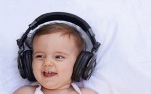 دراسة : موسيقى التكنو تساعد على نمو أطفال الأنابيب ( فيديو )