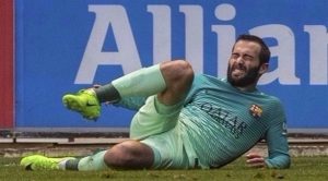 فيدال خارج حسابات برشلونة حتى نهاية الموسم