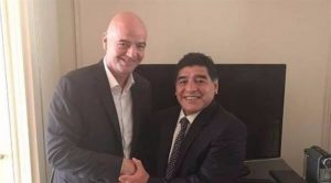 مارادونا يعلن انضمامه للعمل رسمياً مع ” فيفا “