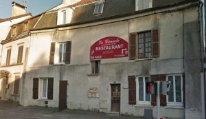 تغريم صاحب مطعم فرنسي رفض تقديم الخدمة لمسلمتين