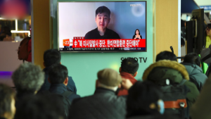 بالفيديو .. رجل يزعم أنه ابن زعيم كوريا المقتول