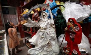 ” قديسة الموت ” تزدهر في المكسيك .. و البابا يتبرأ منها
