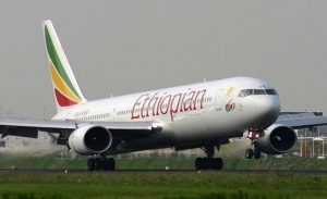 بالفيديو .. طائرة إثيوبية تهبط اضطرارياً بسبب عراك بين راكبين