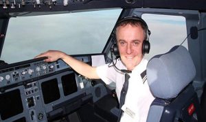 وفاة طيار بريطاني بعد تسرب غازات غريبة داخل قمرة قيادة الطائرة