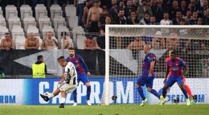 دوري أبطال أوروبا : ديبالا يقود يوفنتوس لاكتساح برشلونة بثلاثية