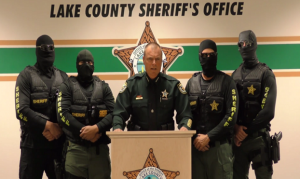 شرطة فلوريدا تقلد أسلوب ” داعش ” لردع تجار المخدرات !