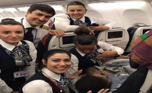 طاقم طائرة تركية ينجح بمساعدة سيدة في الولادة على ارتفاع 13 ألف متر