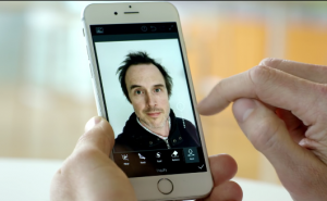 بالفيديو .. تطبيق ذكاء اصطناعي يحول صور الـ ” سيلفي ” القبيحة إلى رائعة