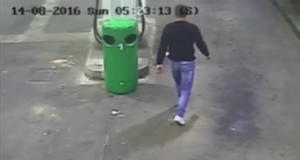 بالفيديو .. رجل بريطاني يحاول إضرام النار بنفسه في محطة وقود