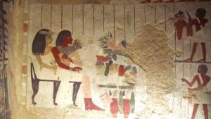 لماذا يتناول المصريون ” الفسيخ ” و البيض في ” شم النسيم ” ؟