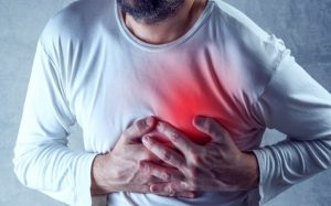 دراسة : آلام الصدر مجهولة السبب مؤشر على أخطار تهدد القلب