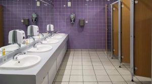 كيف تختار أكثر مرحاض نظافة في الحمامات العامة ؟