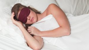دراسة : النوم ليلاً يزيد جمال الوجه و جاذبيته