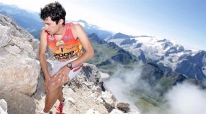 إسباني يحقق رقماً قياسياً و يتسلق ” جبل إيفرست ” في 17 ساعة