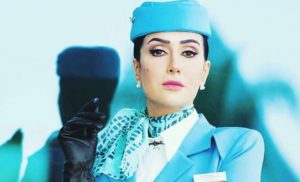 الممثلة المصرية غادة عبد الرازق تتعرض لهجوم من مضيفات الطيران