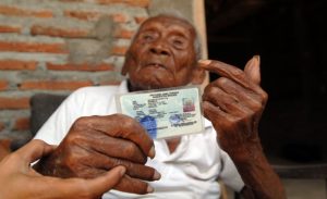 أندونيسيا : وفاة أكبر معمر في العالم عن عمر يناهز 146 عاماً