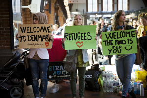 الدنمارك : مطالبات بفرض ” حظر تجول مسائي ” على اللاجئين القصر