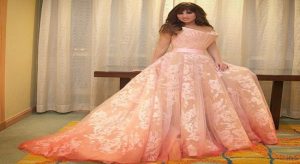 بالفيديو .. فتاة مصرية تطلب من نجوى كرم استعارة فستانها لحفل زفافها