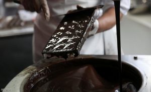 دراسة : تناول الشوكولا يقي من مرض خطير