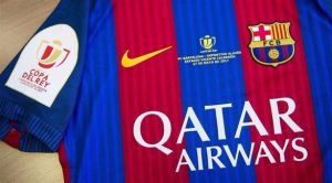 برشلونة يرتدي قميصاً تذكارياً في نهائي كأس إسبانيا