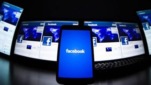 ” فيسبوك ” يحذر مستخدميه من نشر أخبار كاذبة