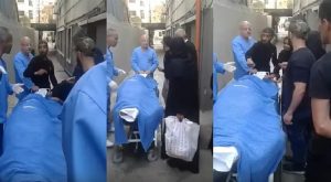 تم رفض إدخالها قبل موافقة شركة التأمين على العلاج .. لاجئة سورية مصابة بالسرطان تفارق الحياة على باب مشفى في لبنان ( فيديو )