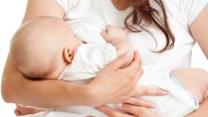 دراسة : الرضاعة الطبيعية تقي الأم من أمراض القلب و سكتة الدماغ