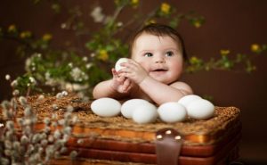 دراسة : تناول بيضة يومياً يساعد على طول قامة الأطفال