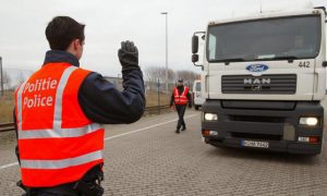 بلجيكا : محاولات مستمرة من اللاجئين للوصول إلى بريطانيا .. و ضبط العشرات منهم في عدة مناطق