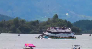 بالفيديو .. سفينة ” تايتانك كولومبيا ” تغرق بـ 170 راكباً