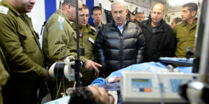 نتنياهو يكشف عن عدد السوريين الذين تلقوا العلاج في ” إسرائيل ” .. و يؤكد : لا نتدخل في الصراع الدموي بسوريا